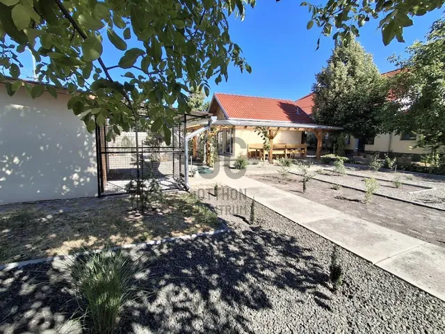 Eladó ház Cegléd 182 nm