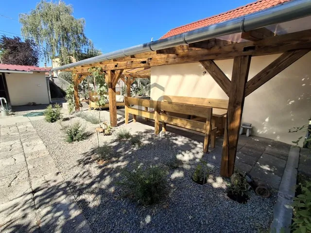 Eladó ház Cegléd 182 nm