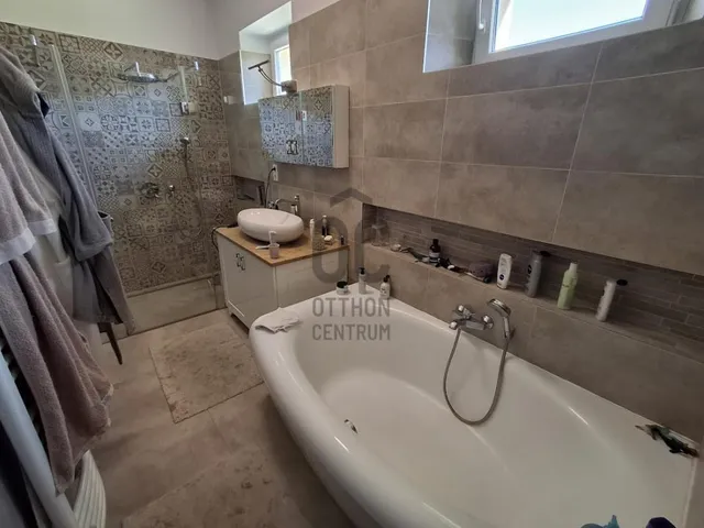 Eladó ház Cegléd 182 nm