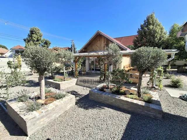 Eladó ház Cegléd 182 nm