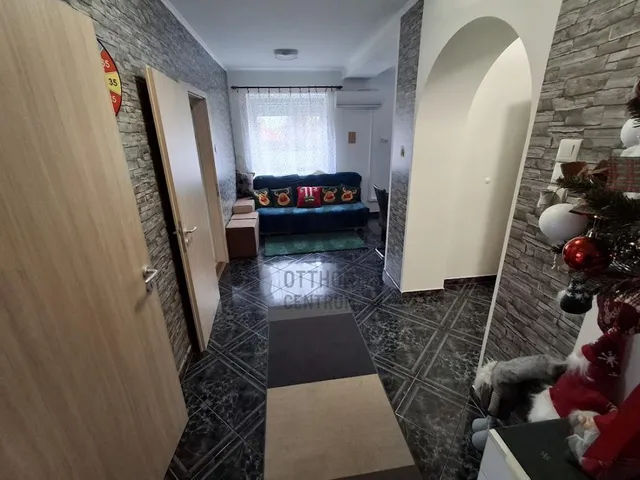 Eladó lakás Cegléd 72 nm