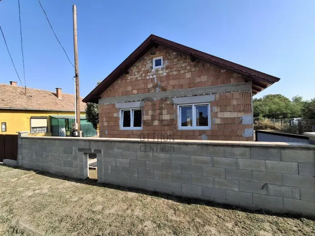Eladó ház Törtel 89 nm
