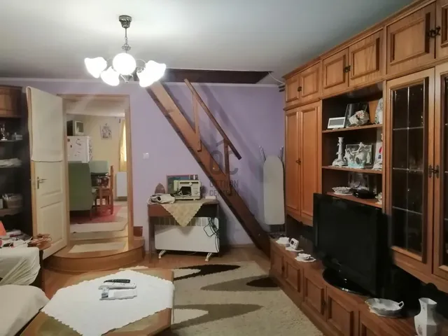 Eladó ház Törtel 90 nm