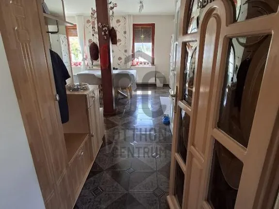 Eladó lakás Cegléd 84 nm