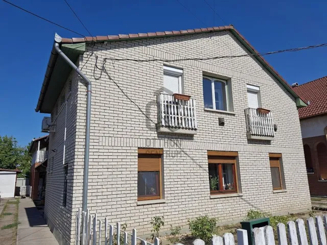 Eladó lakás Cegléd 84 nm