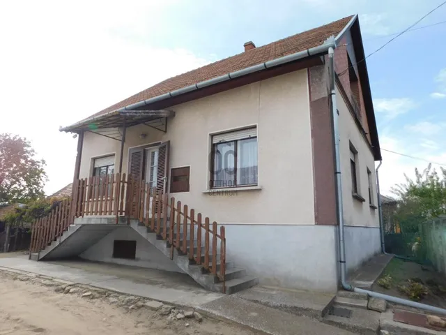 Eladó ház Tápiószentmárton 77 nm