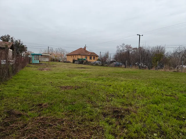 Eladó telek Cegléd 1214 nm