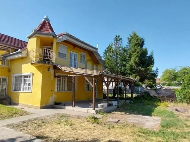 Eladó ház Cegléd 195 nm