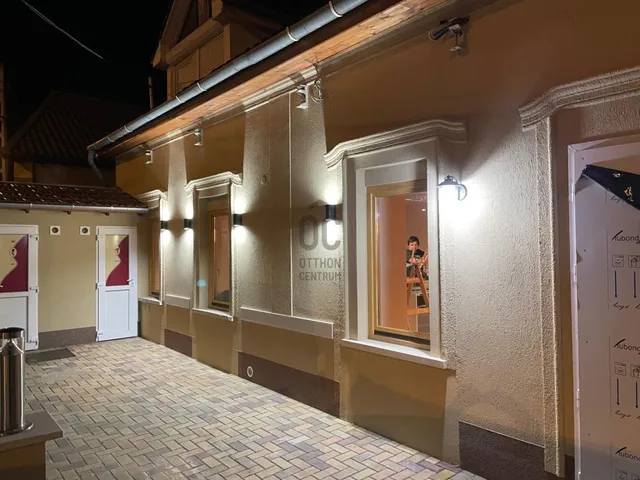 Eladó kereskedelmi és ipari ingatlan Nagykőrös 96 nm