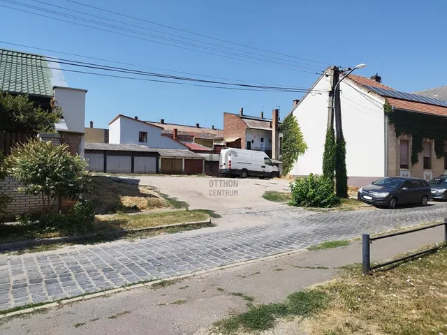 Eladó garázs Nagykőrös 16 nm