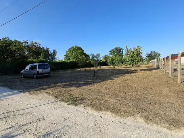 Eladó telek Dabas 3044 nm