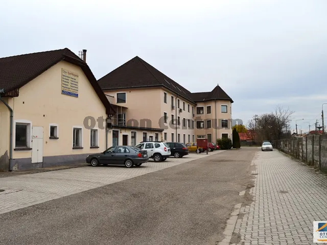 Eladó kereskedelmi és ipari ingatlan Nagykőrös 22000 nm