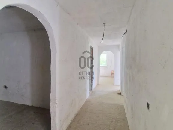 Eladó ház Tóalmás 360 nm