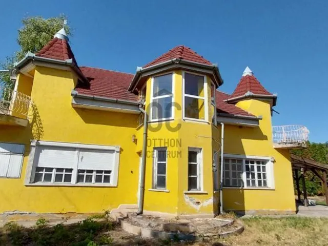 Eladó ház Cegléd 195 nm