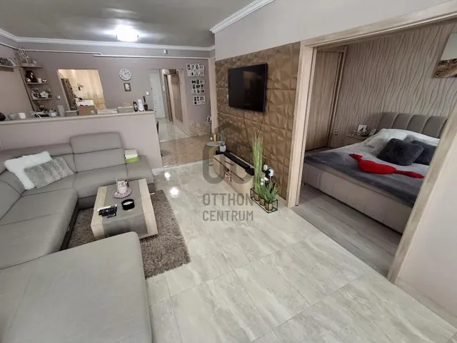 Eladó lakás Cegléd 75 nm