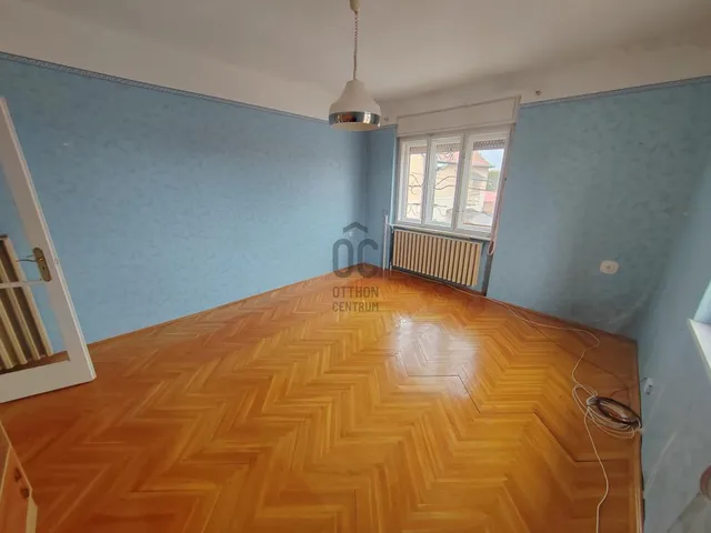 Eladó lakás Cegléd 85 nm