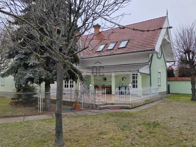 Eladó ház Cegléd 236 nm