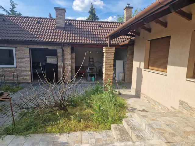 Eladó ház Monor 200 nm