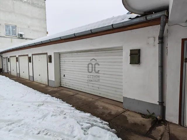 Eladó garázs Cegléd 27 nm