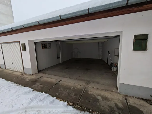 Eladó garázs Cegléd 27 nm