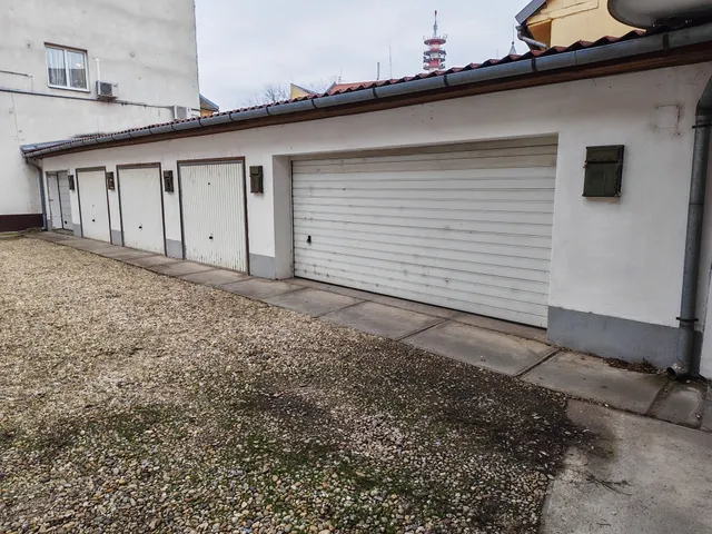 Eladó garázs Cegléd 27 nm