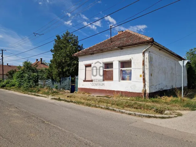 Eladó ház Törtel 77 nm