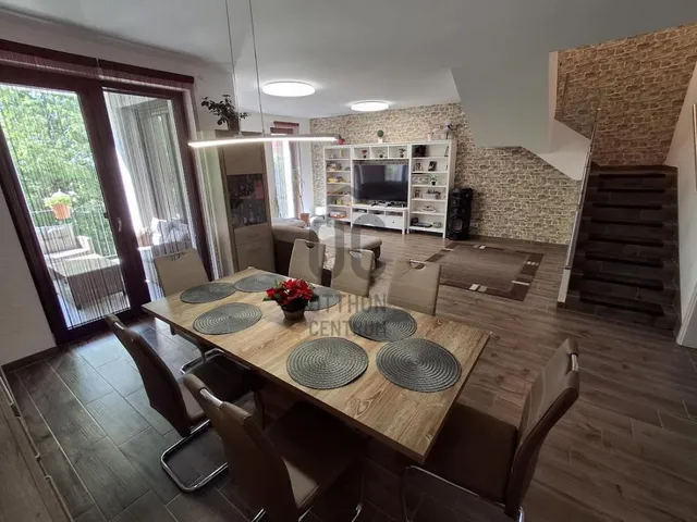 Eladó lakás Cegléd 134 nm