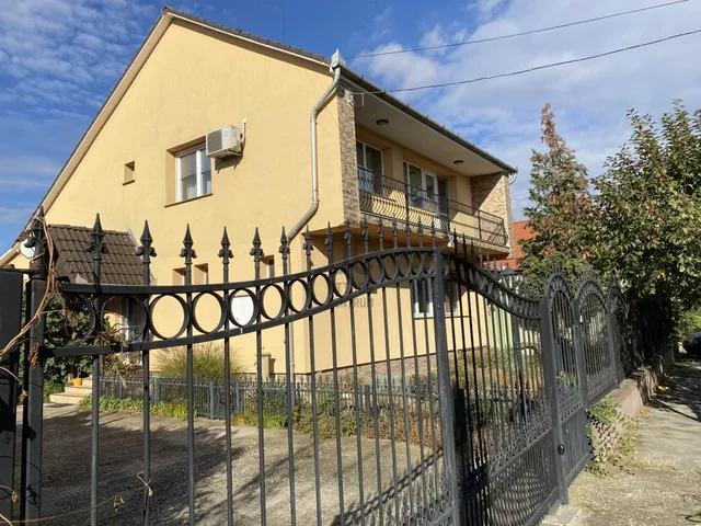 Eladó ház Abony 160 nm