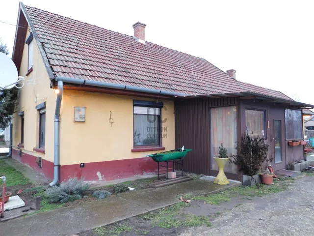 Eladó ház Tápiószele 63 nm