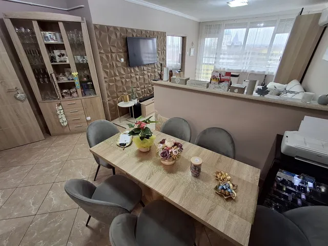 Eladó lakás Cegléd 76 nm