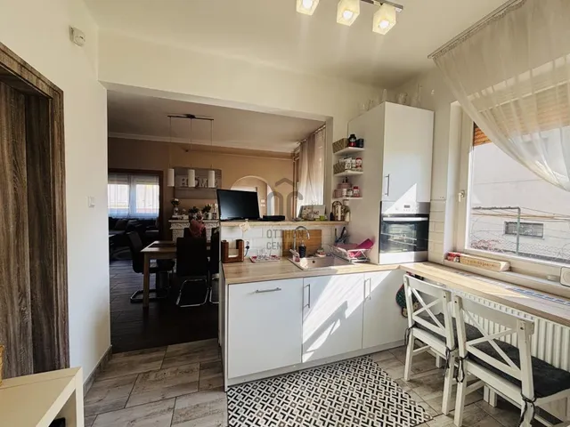 Eladó ház Cegléd 160 nm