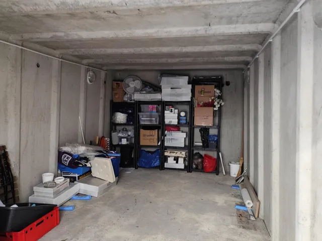 Eladó garázs Cegléd 17 nm