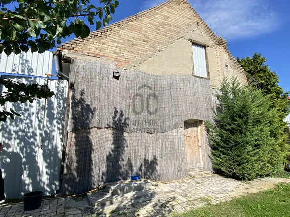 Eladó lakás Cegléd 160 nm