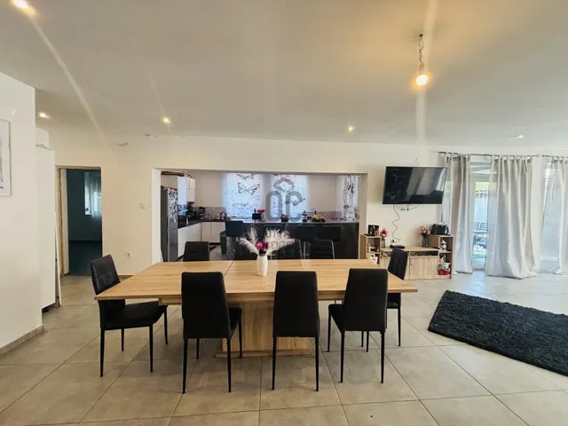 Eladó ház Cegléd 187 nm