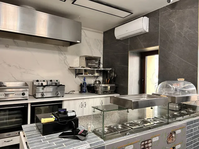 Eladó kereskedelmi és ipari ingatlan Cegléd 24 nm