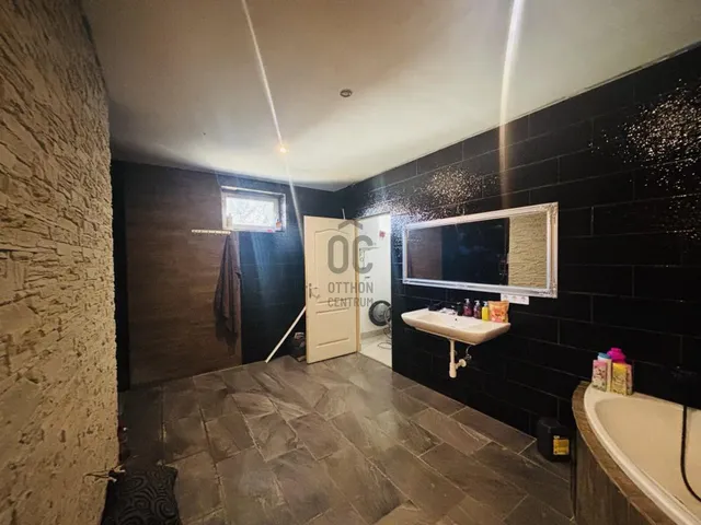 Eladó ház Cegléd 187 nm