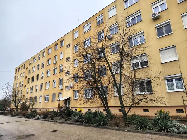 Eladó lakás Cegléd 61 nm