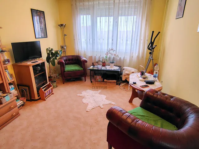 Eladó lakás Cegléd 61 nm