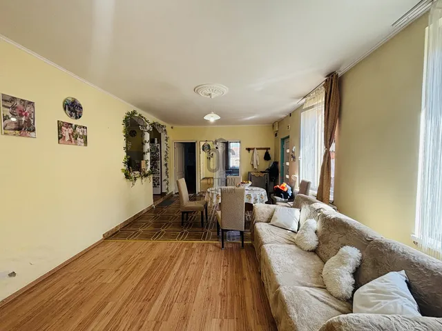 Eladó lakás Cegléd 90 nm