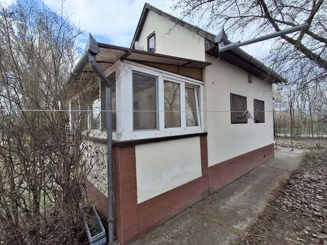 Eladó mezőgazdasági ingatlan Cegléd, Bede 18 nm