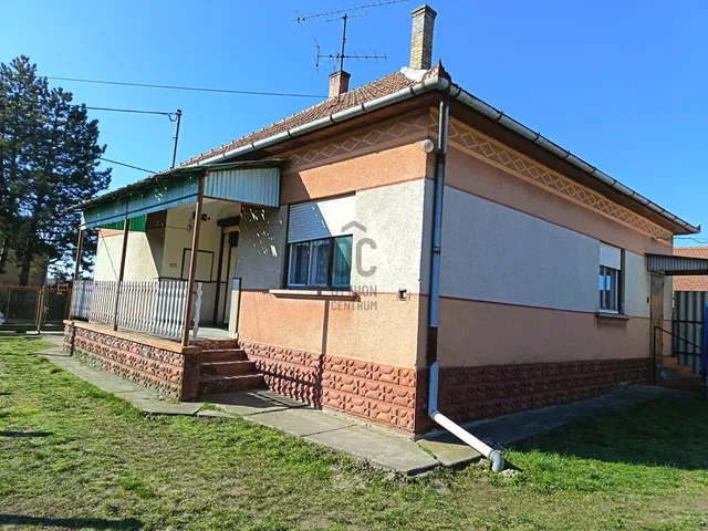 Eladó ház Törtel 114 nm