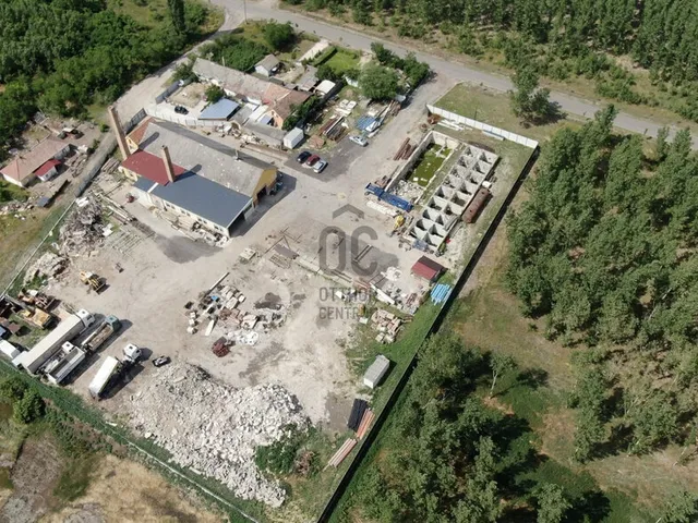 Eladó kereskedelmi és ipari ingatlan Csemő 9604 nm