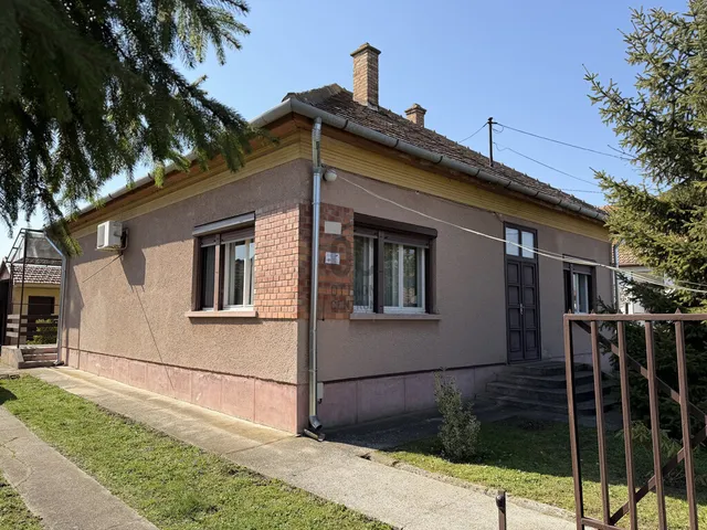 Eladó ház Tápiószele 81 nm