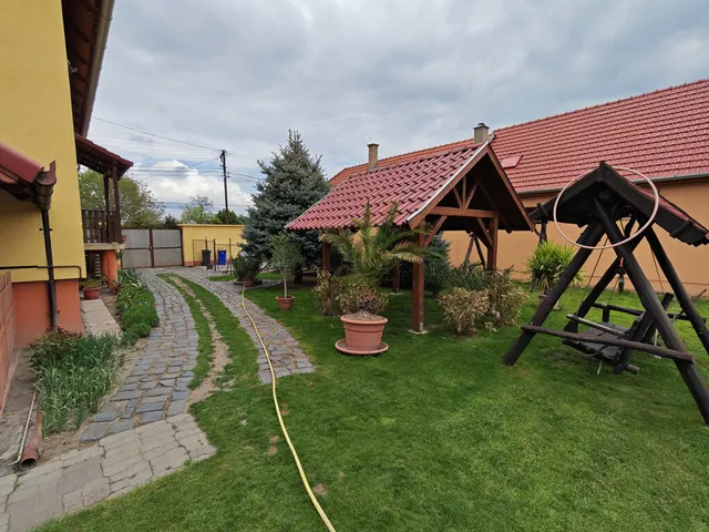 Eladó ház Cegléd 140 nm