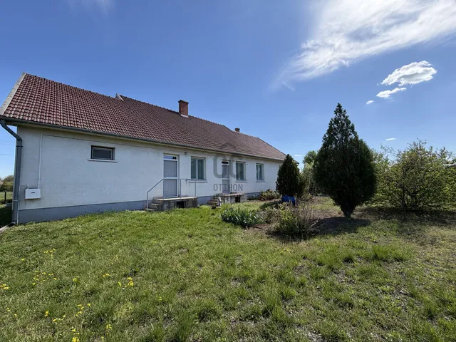 Eladó ház Tápiószele 160 nm
