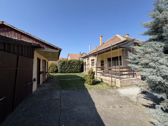 Eladó ház Tápiószele 81 nm