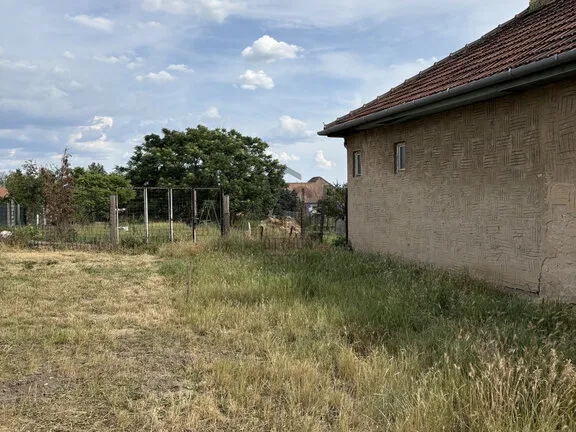 Eladó telek Ceglédbercel 686 nm