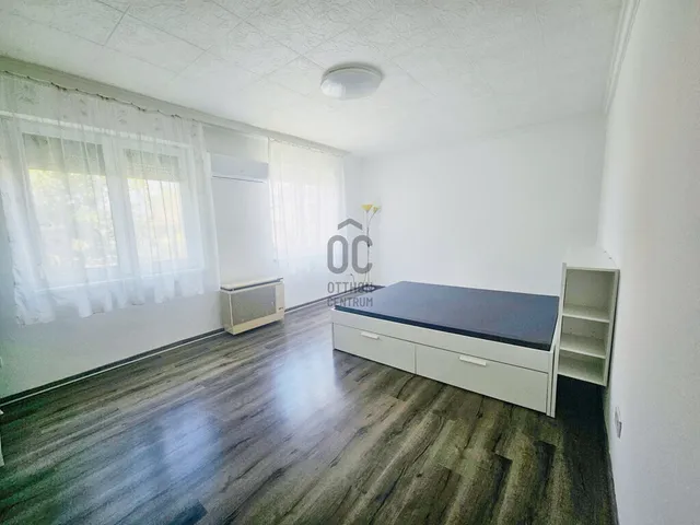 Eladó ház Cegléd 160 nm