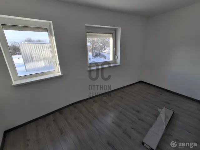 Eladó lakás Abony 69 nm