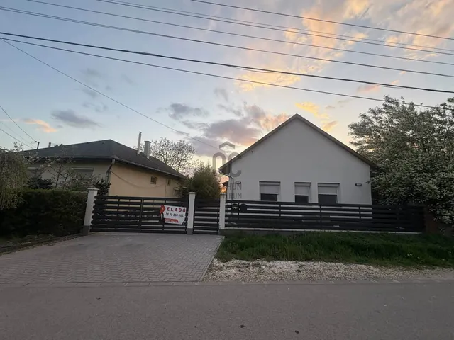 Eladó lakás Abony 69 nm